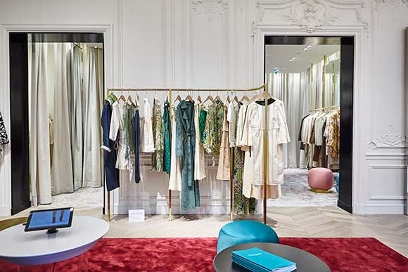 170404-paris-news-02.jpg