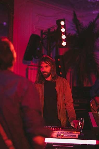 170404-paris-news-05.jpg