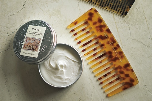 ユニセックスが気分だから、男女で使えるヘアワックスを。｜Beauty