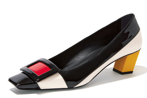 60年代にオマージュを捧げるロジェ ヴィヴィエの日本限定品。｜Fashion