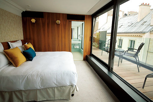 パリ旅】街並みを眺めて過ごす、パリの隠れ家。｜Lifestyle