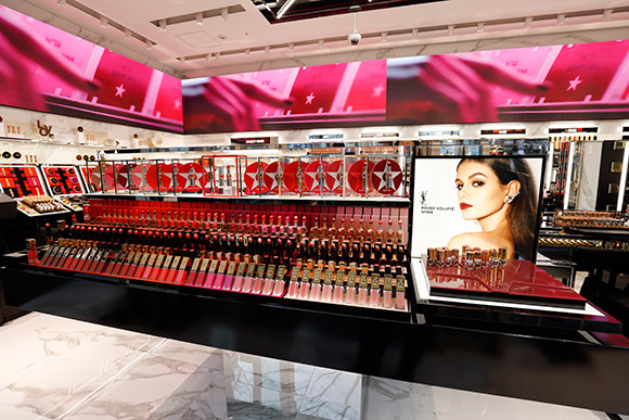 イヴ・サンローラン・ボーテ 表参道で、私だけのアイテムを。｜Beauty