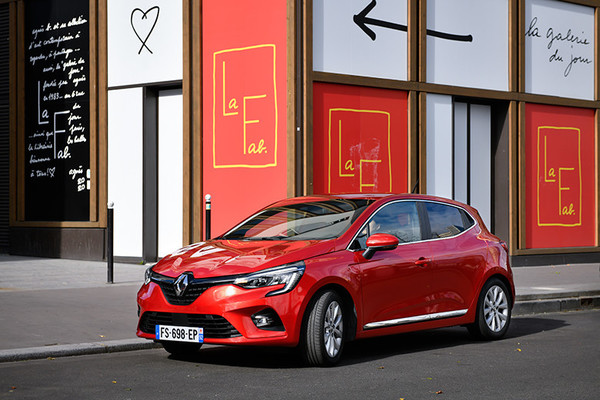 パリ郊外の最新アドレスまで、現代アートギャラリーを巡って。