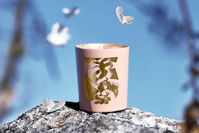 トゥルードン、水の流れから3つのパフュームキャンドルが。｜Paris