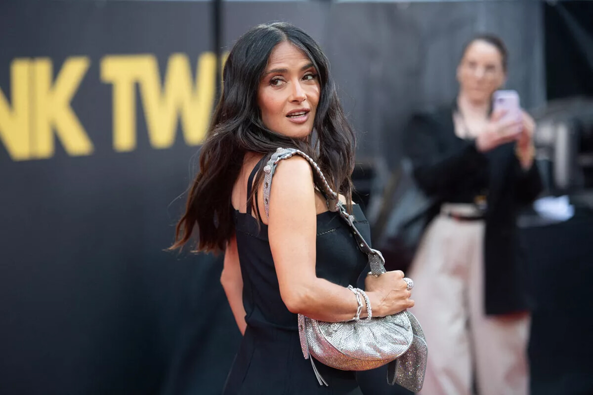 サルマ・ハエック直筆サイン入り超 大型写真…スパイキッズ…Salma Hayek サルマ・ハエック直筆サイン入り超 大型写真…スパイキッズ…Salma