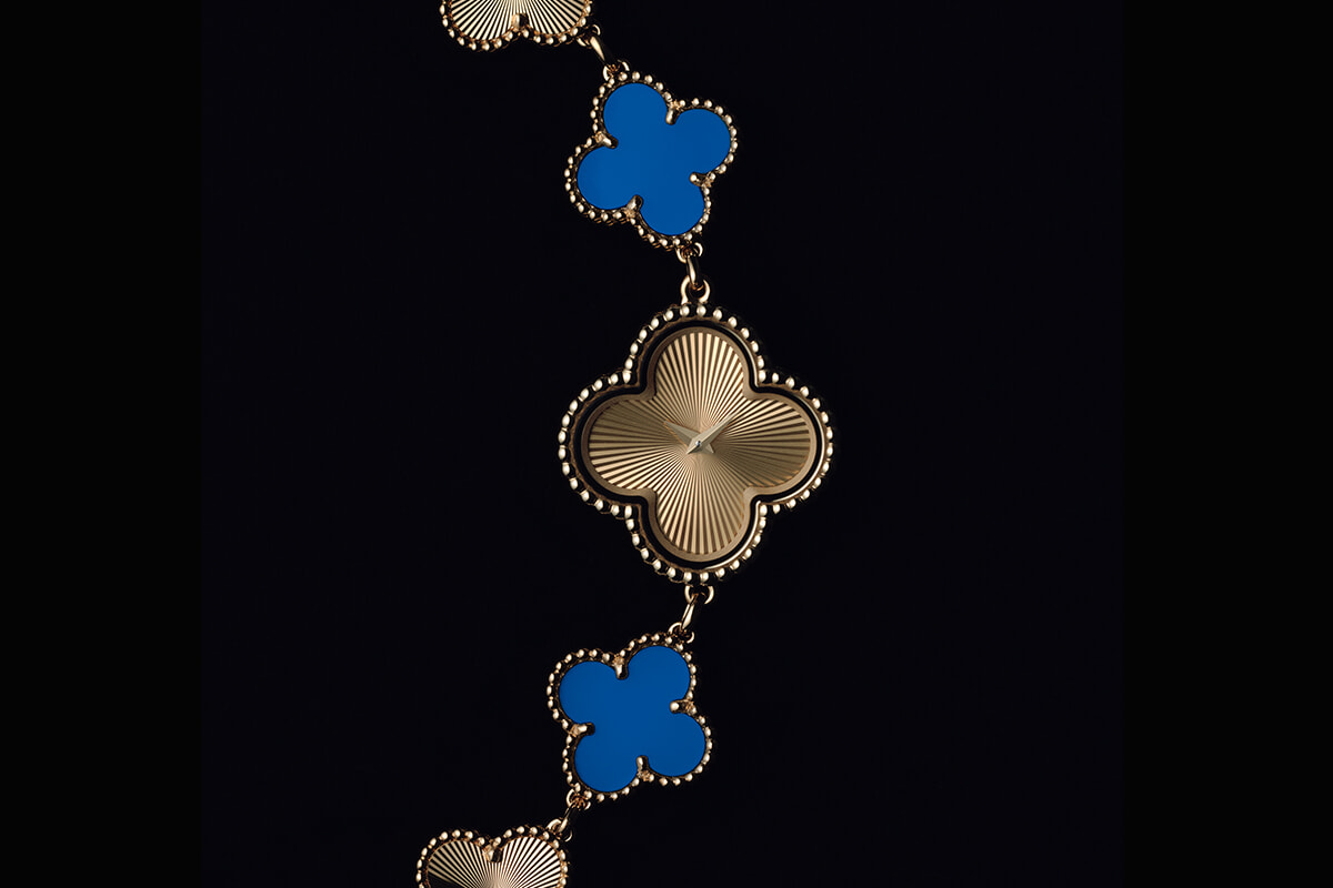 ヴァンクリーフアーペル アルハンブラヒストリーブック ヴァン クリーフ＆アーペル】のジュエリー、「アルハンブラ