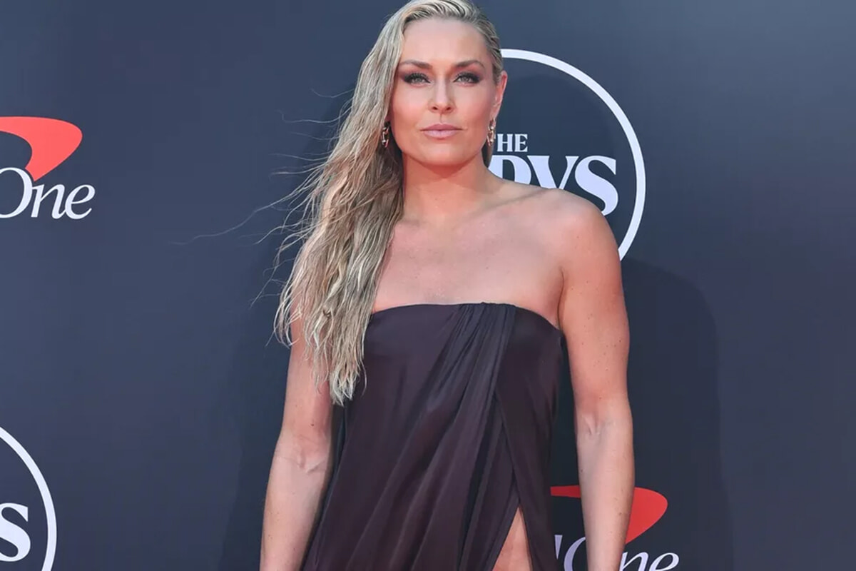 リンゼイ・ボン直筆サイン入り超 特大写真…Lindsey Vonn オリンピックのスキー選手、ドレス姿で起こった悲劇とは