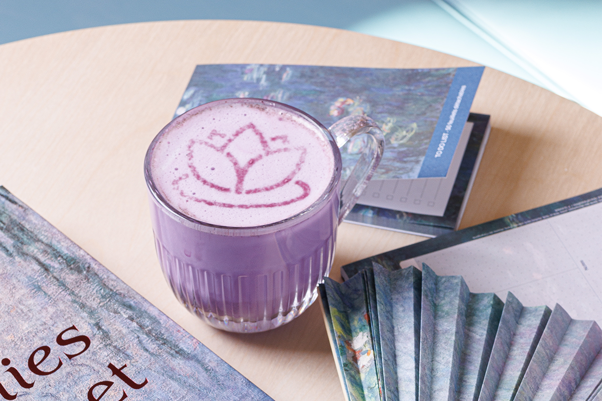 オランジュリー美術館、書店カフェで睡蓮色のティータイム。｜Paris