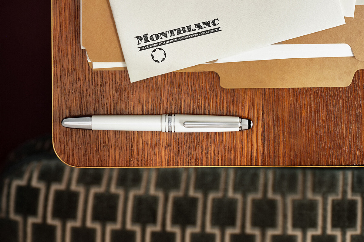 筆記具の最高峰が光り輝くホワイトに。【モンブラン】のアイコン「マイ
