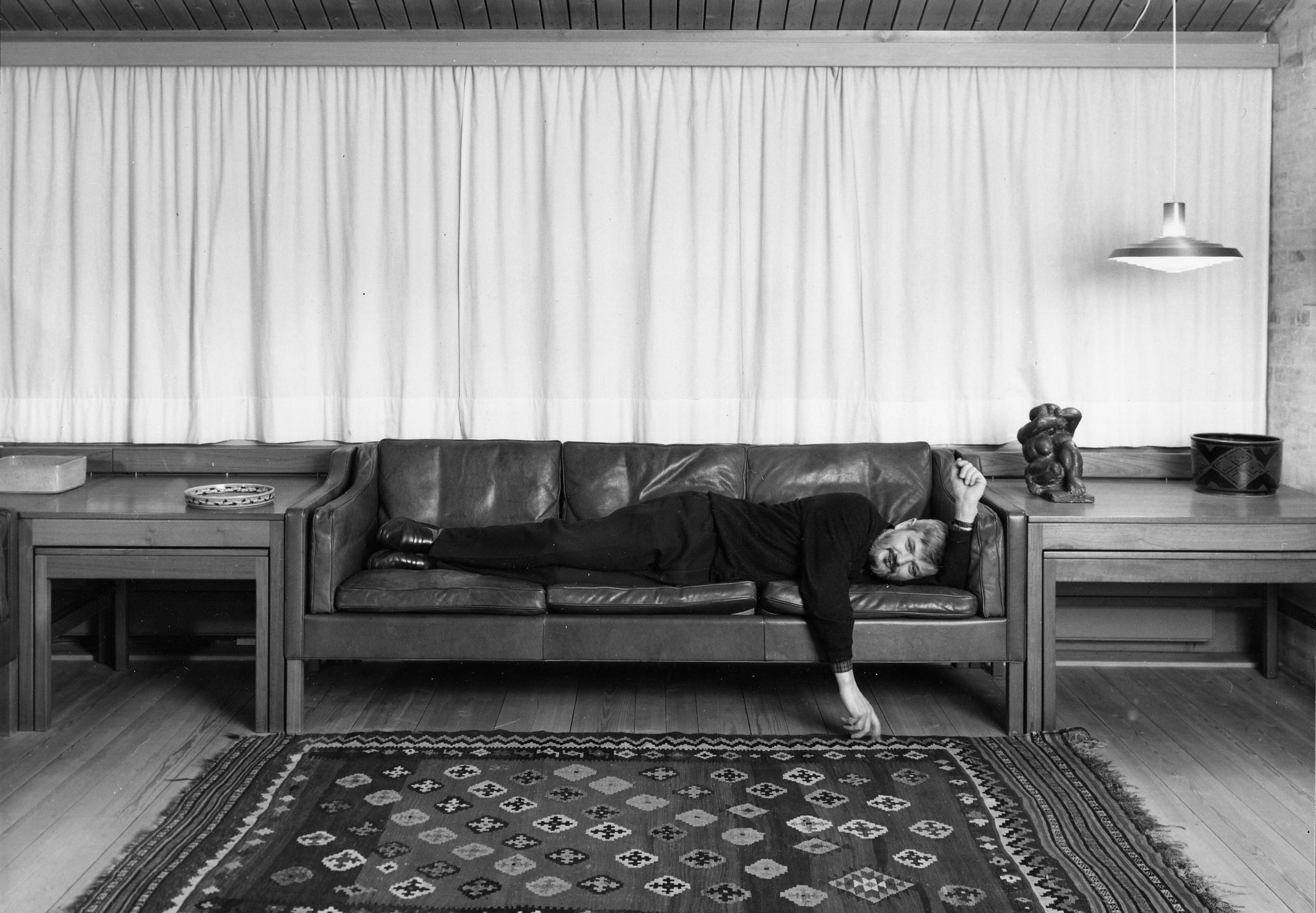 04_mogensen on 2213 sofa.jpg