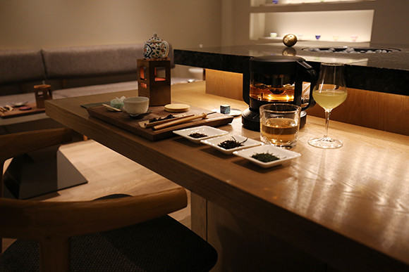 201208-premium-experience_01.jpg