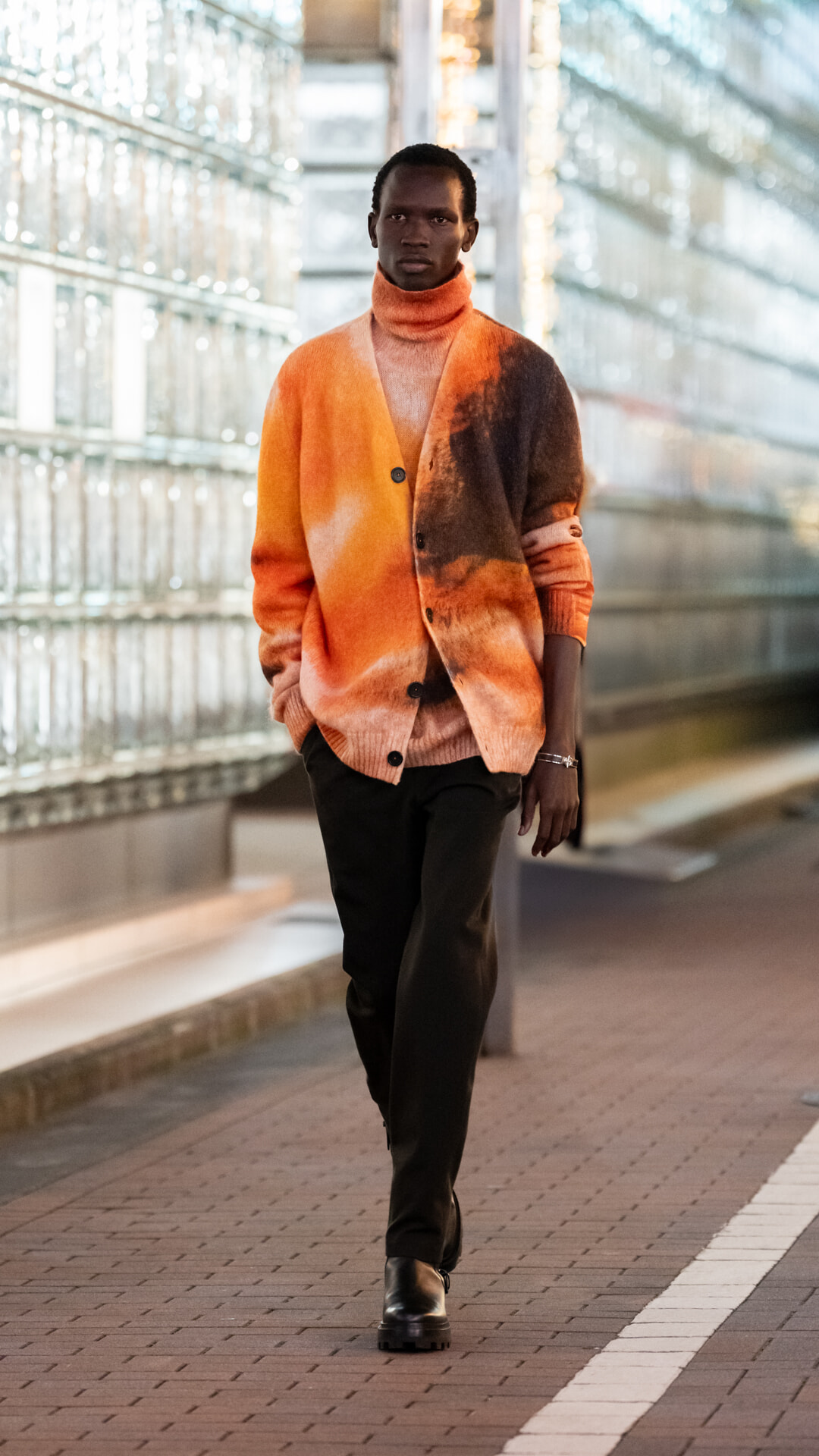 HERMES_GINZA_CALLING_RUNWAY_©︎KOJI_SHIMAMURA_024.jpg