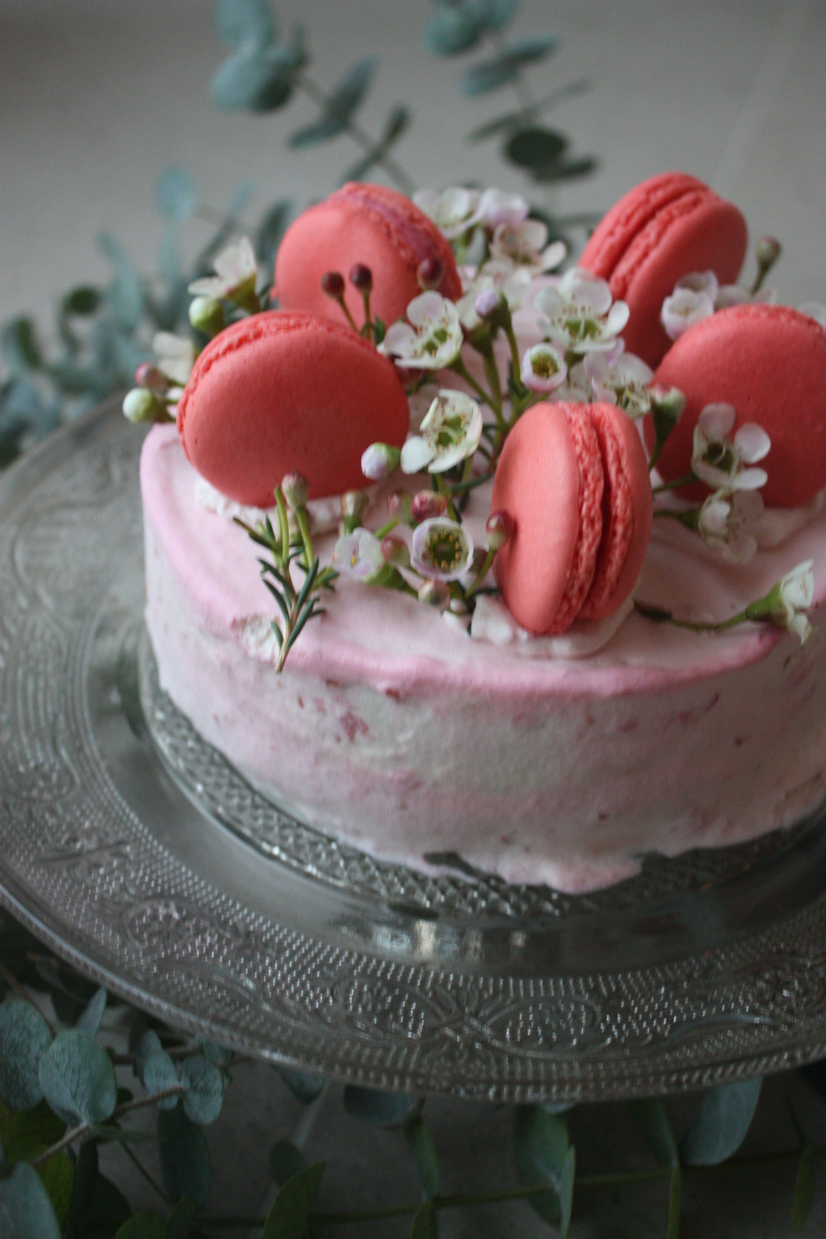 ラズベリーで ピンクのクリスマスケーキ パリ風 ママスタイル Blog Madame Figaro Jp フィガロジャポン