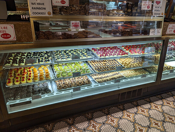 02-FUKU-NY11-230517.jpg