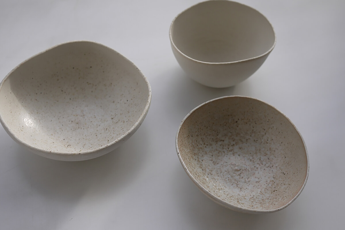 大地のくぼみをかたどった、渡辺隆之さんのボウル。｜おしゃべりな