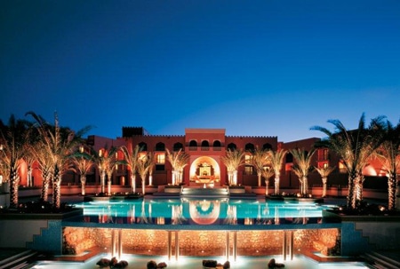 アラビアの宮殿をイメージ 豪華な６ツ星リゾートにご案内しましょう Shangri La S Barr Al Jissah Resort And Spa Al Husn シャングリ ラ バール アル ジサ リゾート スパ アル フスン マスカット オマーン ホテルへbon Voyage Madamefigaro Jp