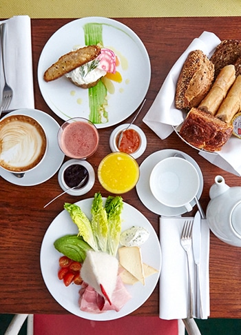 パリで最高の朝食 と評判のクラウス エピスリーをお向かいにオープン 連載 Paris Madame Figaro Jp フィガロジャポン