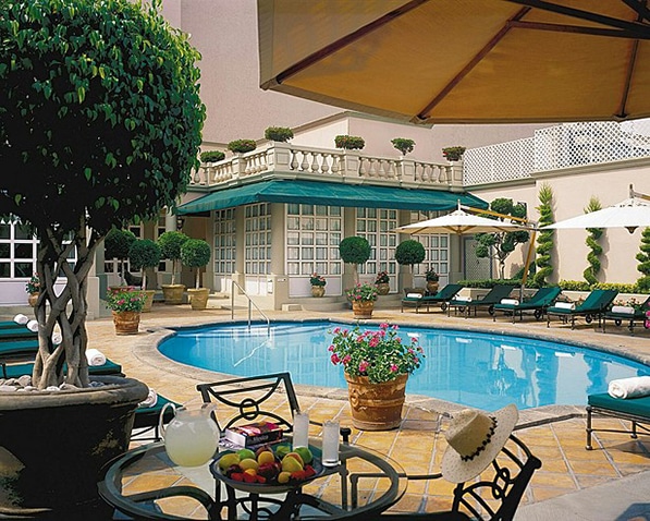 sekine_120907_pool.jpg