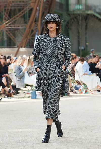 CHANEL シャネル　カタログ　2017 CHANEL Magazine Catalog Autumn/Winter 2017/18 Women's