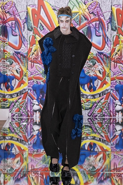 【極美品】ジョン ガリアーノ　ドレープコート 立体フォルム　個性派デザイン　M メゾン マルジェラ 「アーティザナル」 コレクション デザインド バイ