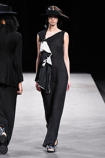 ヨウジヤマモト - 2023年 春夏コレクション｜Fashion｜madame FIGARO 