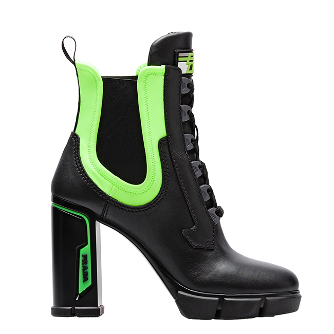 靴とバッグ 18 19 Autumn Winter Prada Fashion Madame Figaro Jp フィガロジャポン