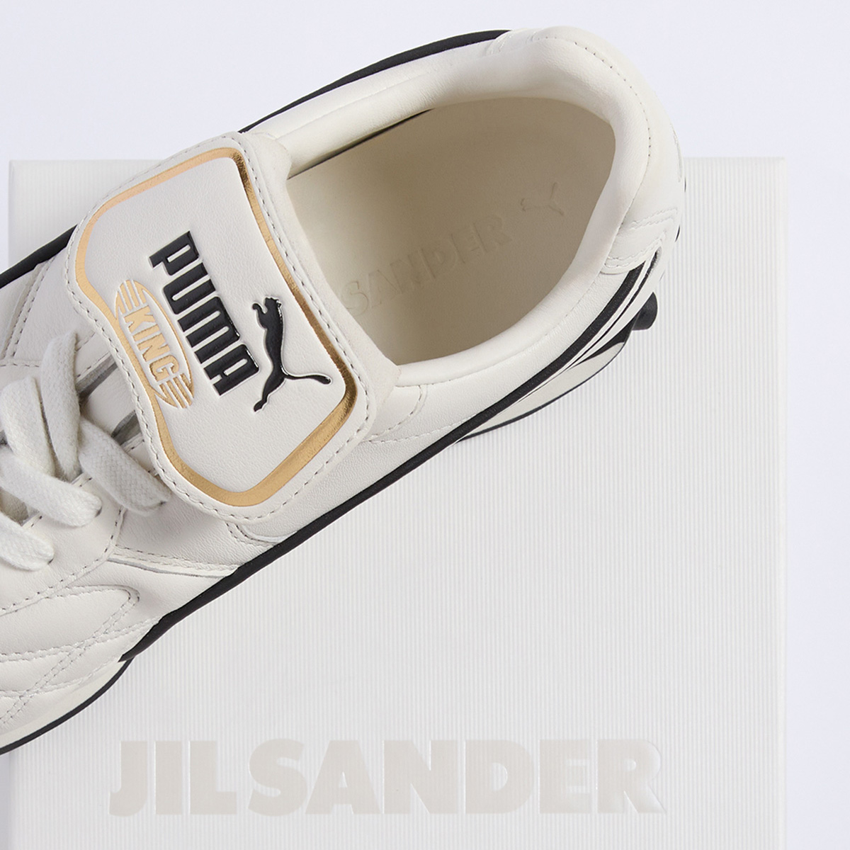 手に入れたいレアな1足！ ジル サンダー×プーマの「King Avanti」が特別なホワイトカラーに。