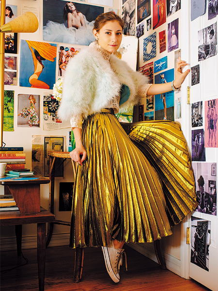 ヴィンテージのフェザ ーボレロとヴィクトリアン調のレースのブラウス  