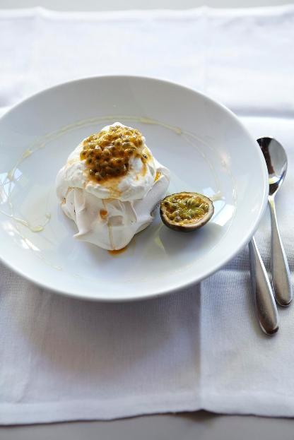 Granger&Co.236(queen's pavlova).jpg