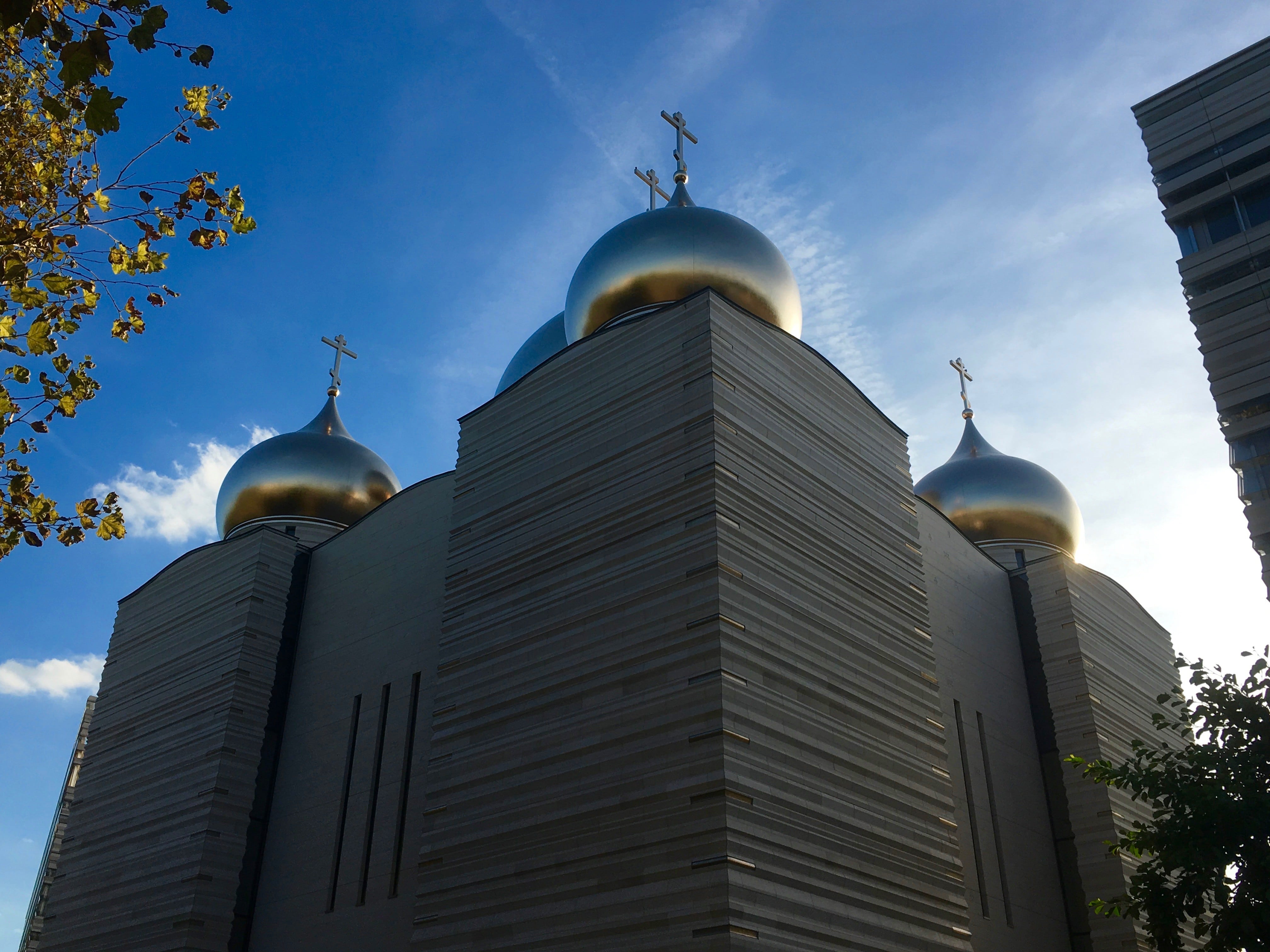 黄金の玉ねぎ屋根が目印 ロシア正教会 Chichi Paris パリに住むエステティシャンのblog Paris Madame Figaro Jp フィガロジャポン