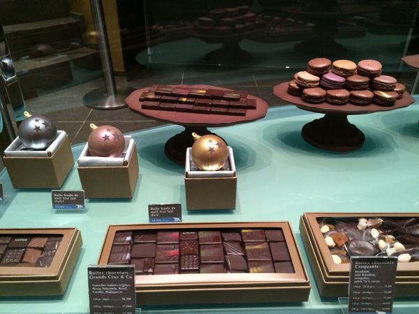 ジャン ポール エヴァンのケーキ Comme D Habitude パリ 東京行ったり来たりblog Paris Madame Figaro Jp フィガロジャポン