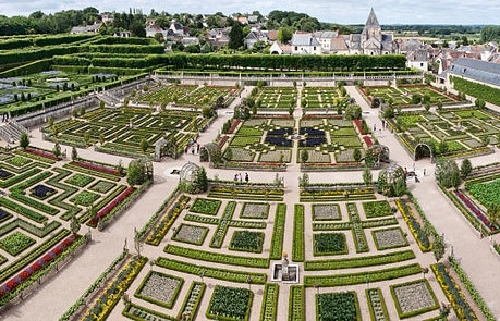 550px-Chateau-Villandry-Jardins-Panoramique.JPG