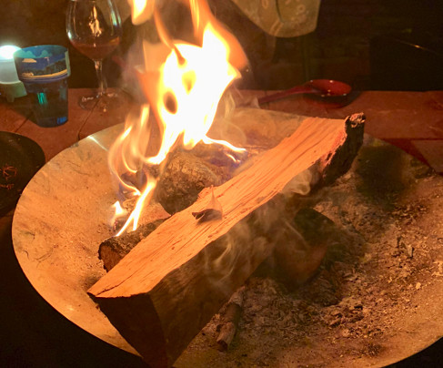 囲炉裏ピットで焚き火ディナー☆