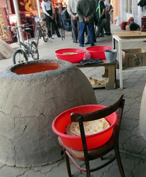 Baking_Bread_in_Bai_Bazaar,_Dashoguz copy.jpg