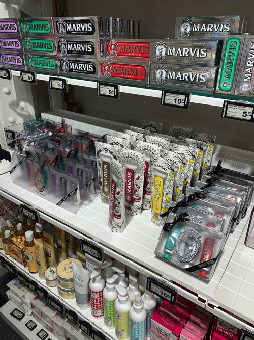 Le Drugstore Parisien Comme D Habitude パリ 東京行ったり来たりblog Paris Madame Figaro Jp フィガロジャポン