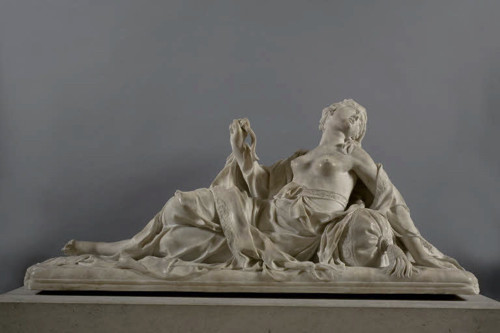 louvre-cleopatre-mourant copy.jpg