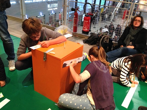 08-pariskids-141113.jpg