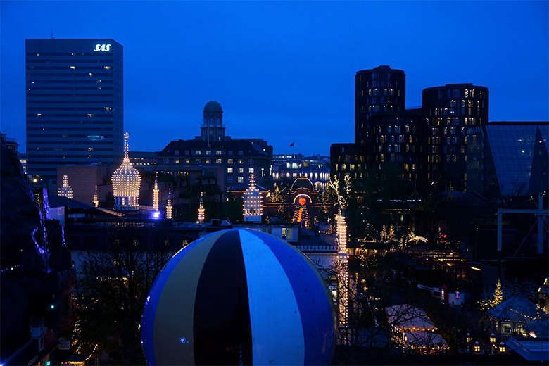 北欧デンマークの長く暗い冬に訪ねたい、光に満ちた絶景スポット｜世界