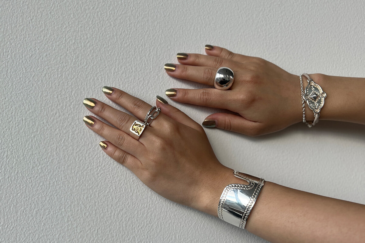 旅心をくすぐる、シルバーアクセサリーの楽しみ方。｜小さなスナップ