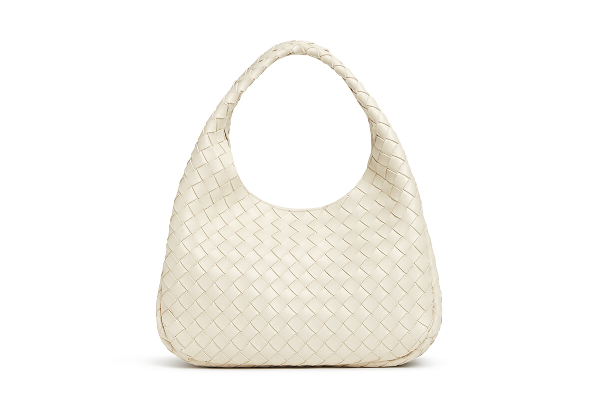 可愛いだけじゃない！ ボッテガ・ヴェネタの「カンパーナ」バッグ