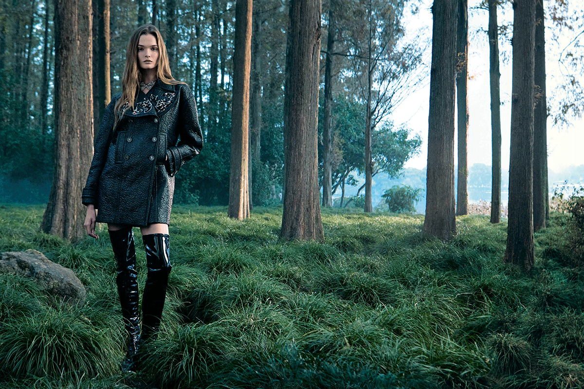 1200-800-chanel_2024-25-metiers-dart-collection-campaign-5-1-HD.gif