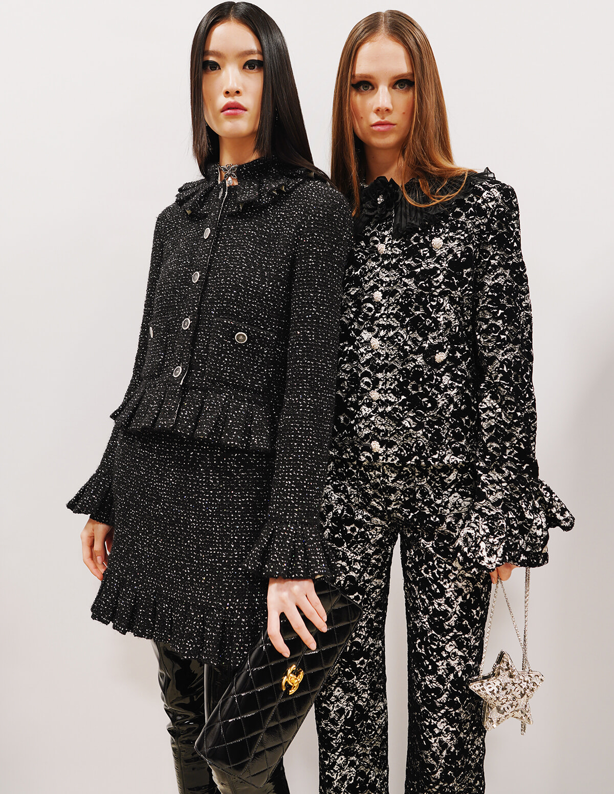 ★25メティエダール★【CHANEL】コーデュロイベロア エスパ 是枝裕和監督が写した安藤サクラ、出口夏希】シャネル2024/25年