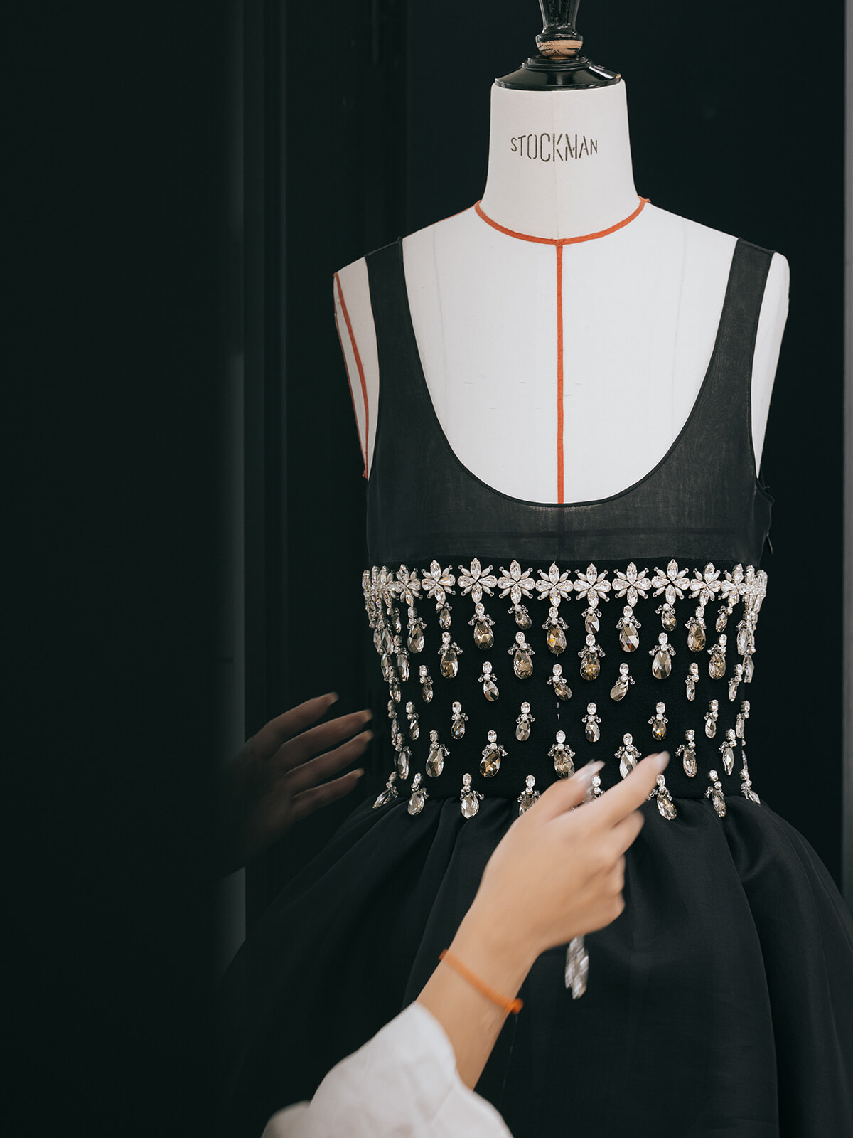 シャネルの真髄がここに。ロマンスと芸術の力が輝く2024-25年秋冬