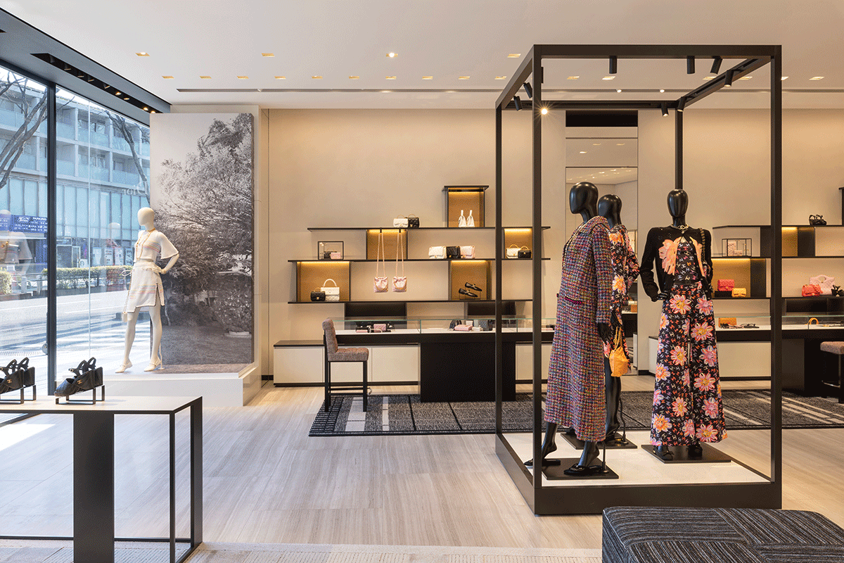 1200_800_chanel_omotesando_boutique-reopening-5-HD.gif