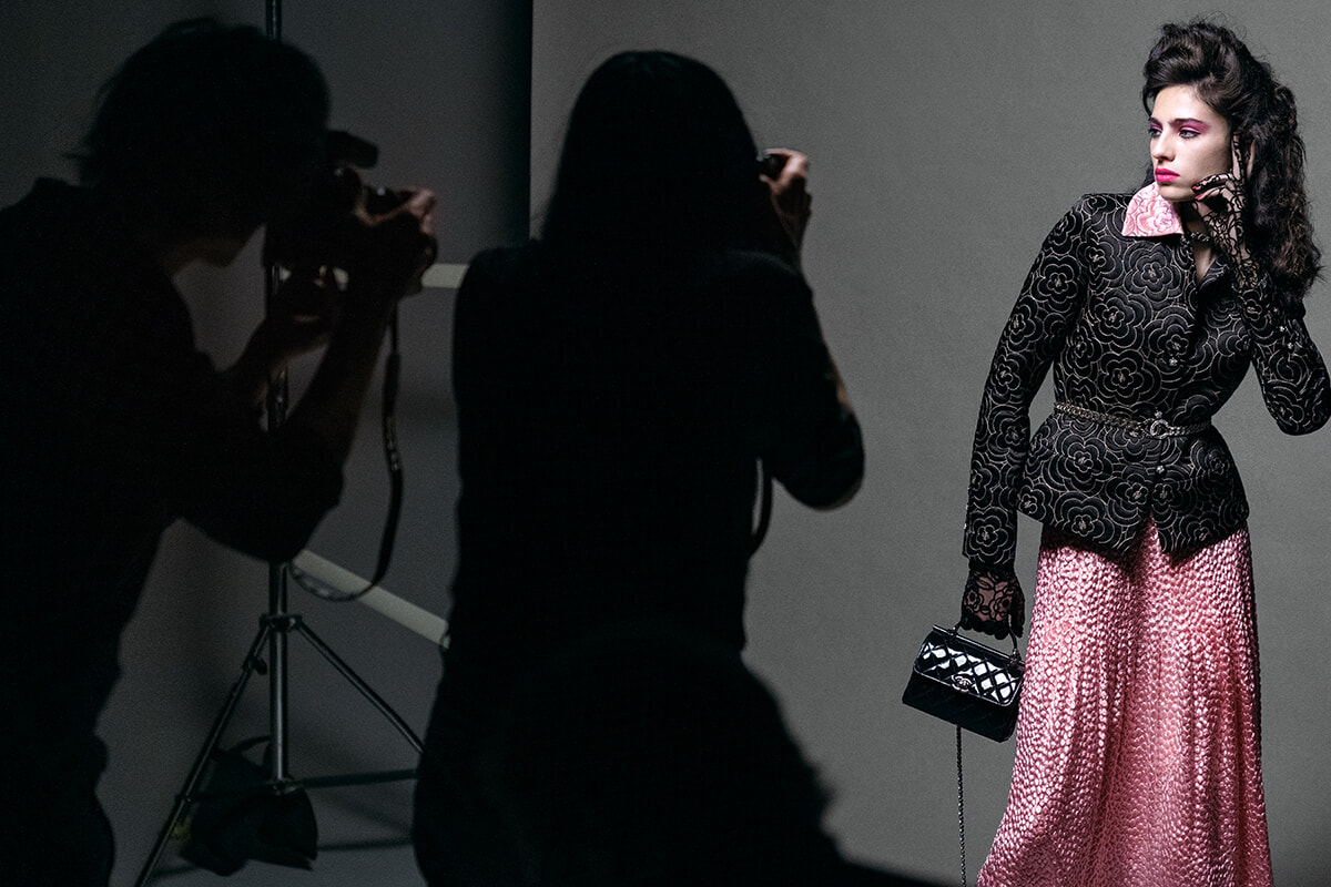 1200_Fall-Winter-2023-24-Ready-to-Wear_Ad-campaign_Behind-the-scenes_copyright-CHANEL-(2).jpg