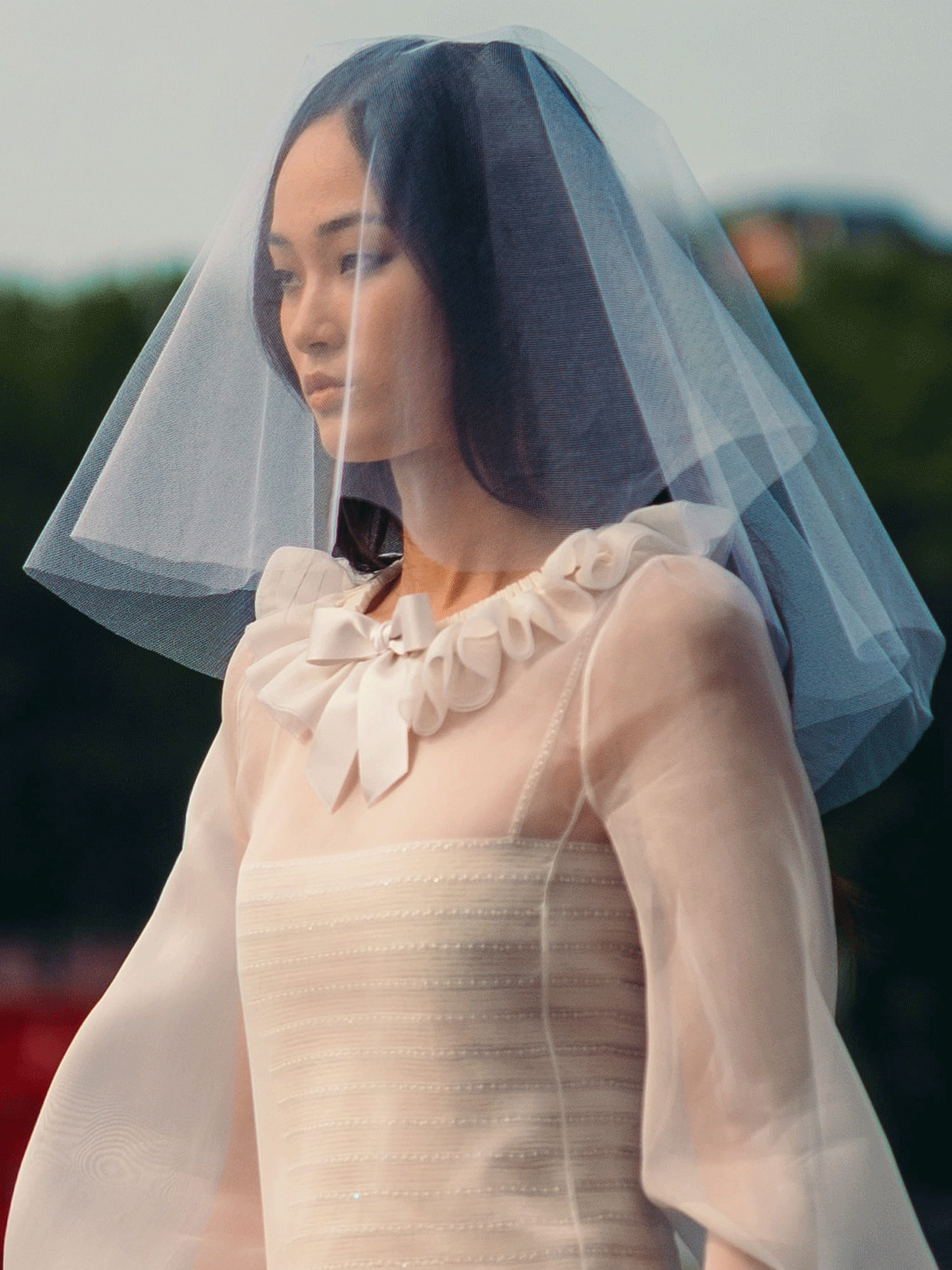 1200_chanel_fw-2023-24-hc-show-ambiance-pictures_copyright-chanel-12-LD.gif