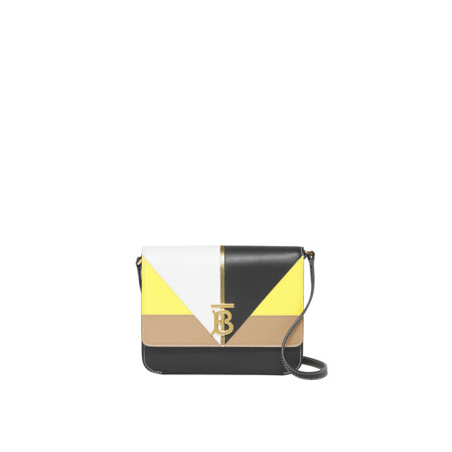 13_Burberry Spring_Summer 2022 Pre-Collection Womenswear Bags_009.jpg