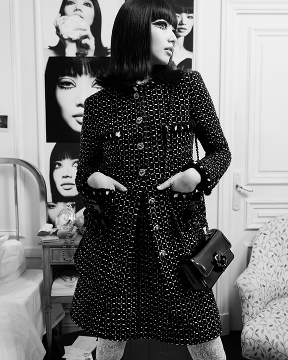 230308-chanel_nana-komatsu-photographed-by-inez-vinoodh-adapted-from-the-movie-who-are-you-polly-maggoo-by-william-klein-copyright-films-paris-new-york_4x5-3.jpg