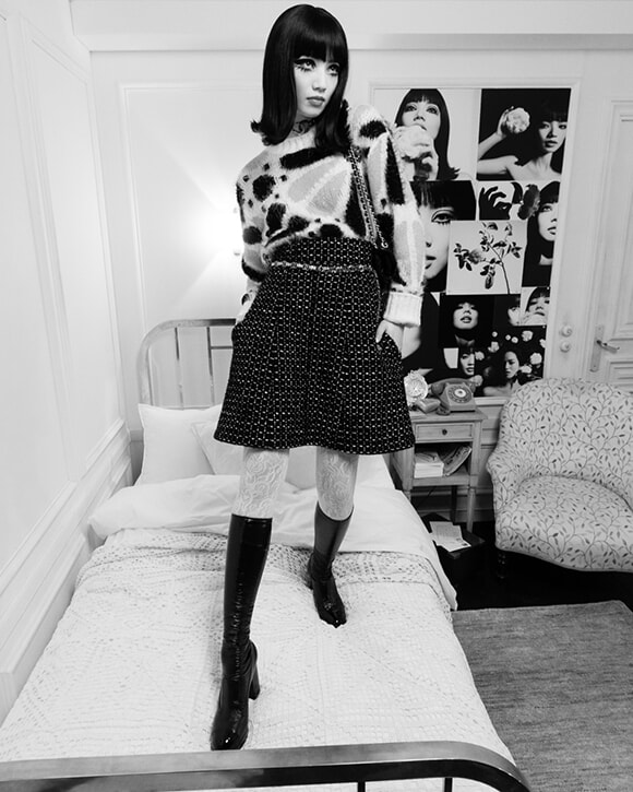 230308-chanel_nana-komatsu-photographed-by-inez-vinoodh-adapted-from-the-movie-who-are-you-polly-maggoo-by-william-klein-copyright-films-paris-new-york_4x5-5.jpg