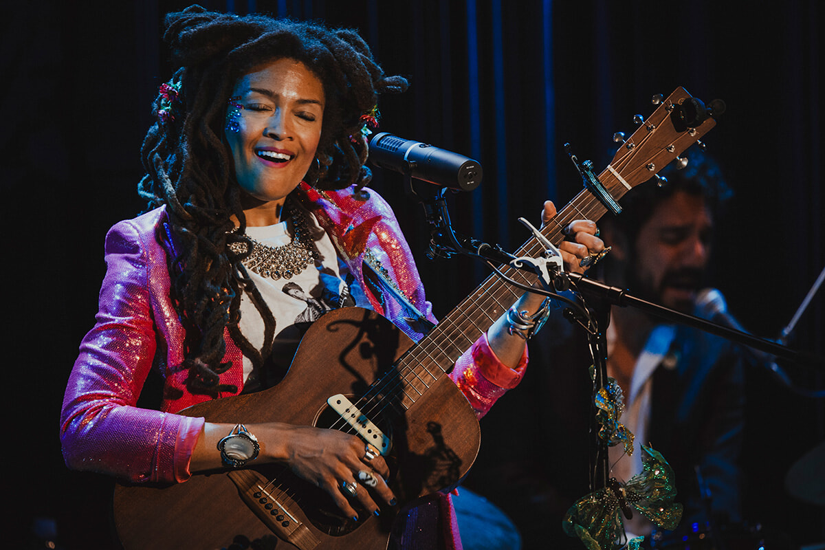 251017-valerie-june-02.jpg